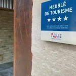 Le De La Grange