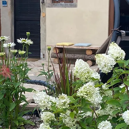 Apartament Le De La Grange *